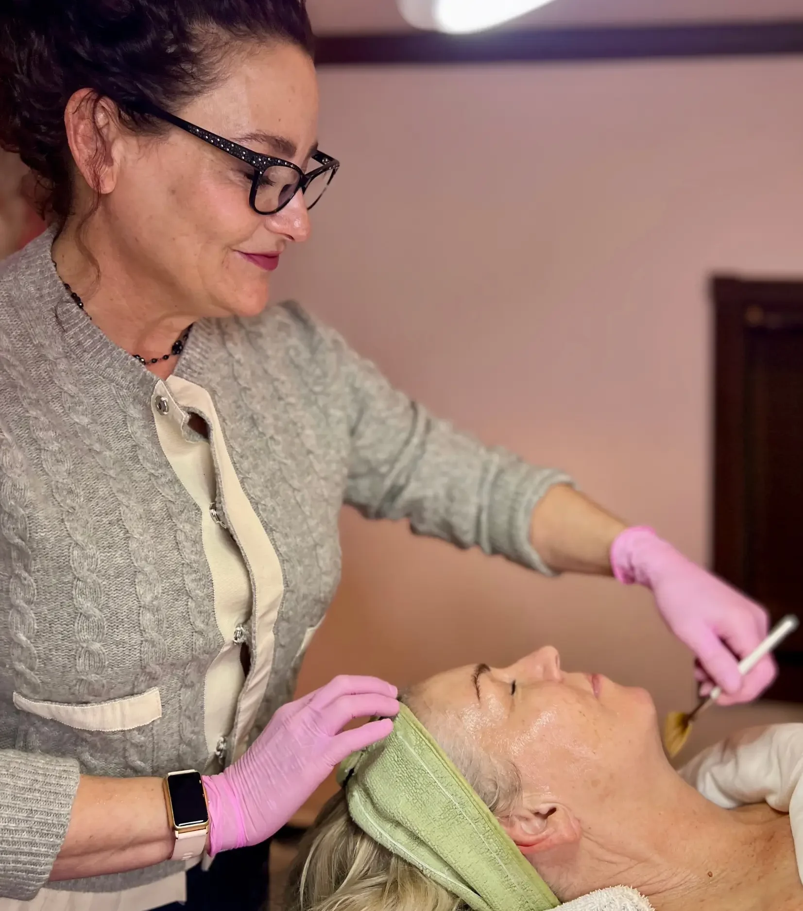deborah berry the skin maven of los gatos giving a mature skin client a firming facial in los gatos